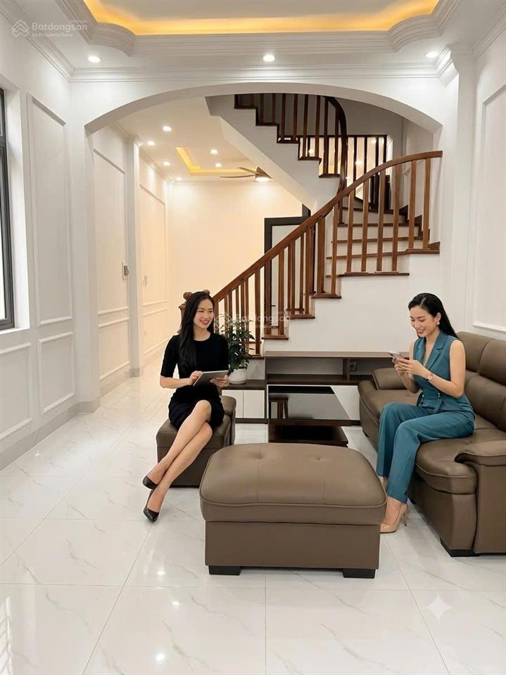 Bán gấp  nhà ngõ 68 cầu giấy  hà nội  45m  5 tầng  mt 4m  chỉ 13 tỷ