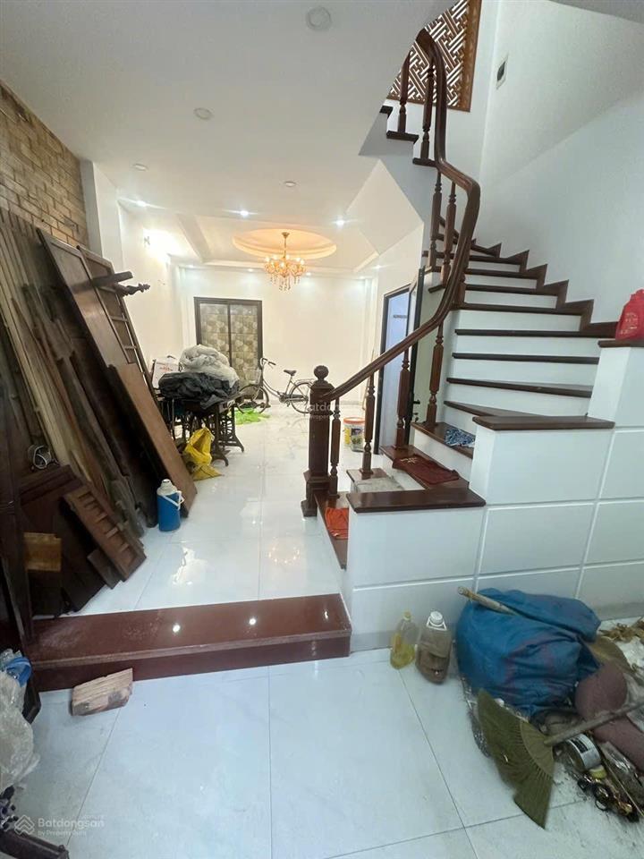 Cho thuê nhà nguyên căn ngõ 28 xuân la  tây hồ  hà nội