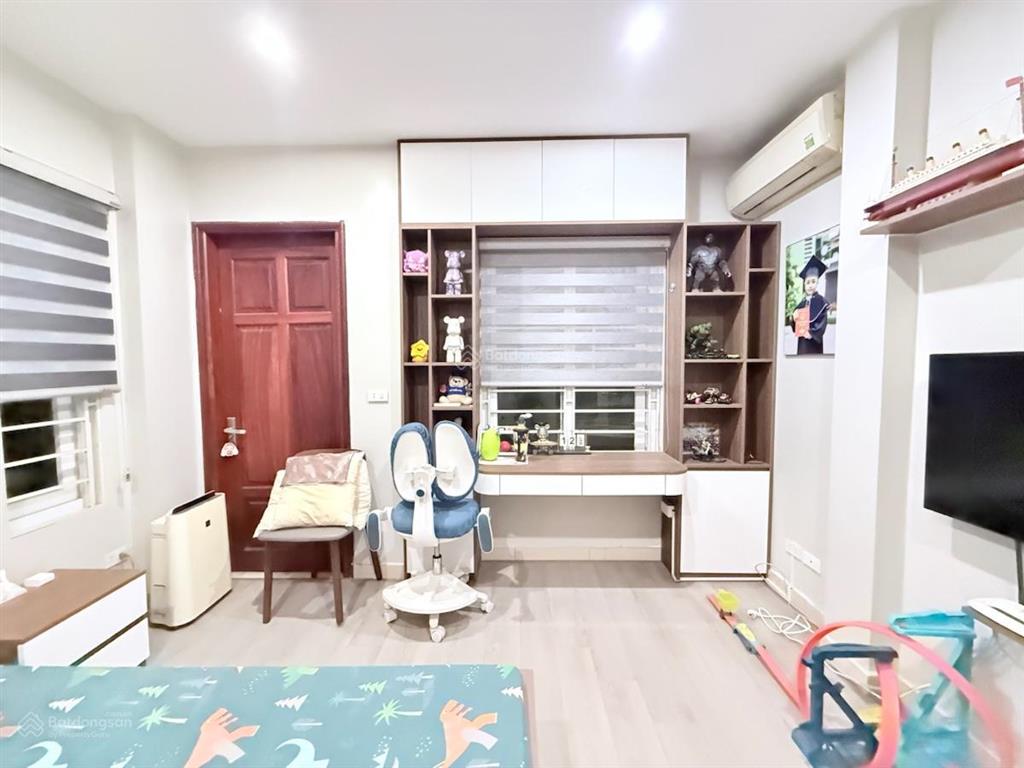 Gấp  nhà đẹp ngõ 92 nguyễn khánh toàn  cầu giấy  hà nội