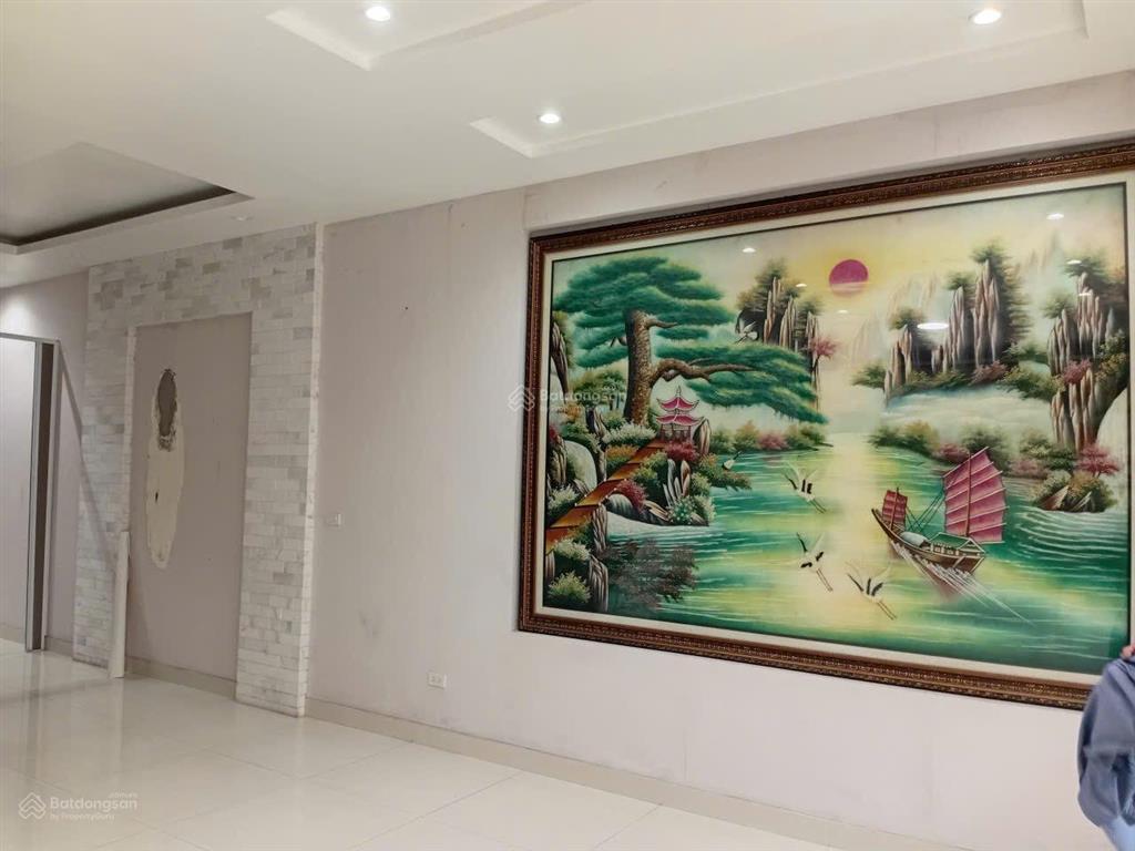 Cho thuê nhà nguyên căn phố võ chí công  tây hồ  hà nội