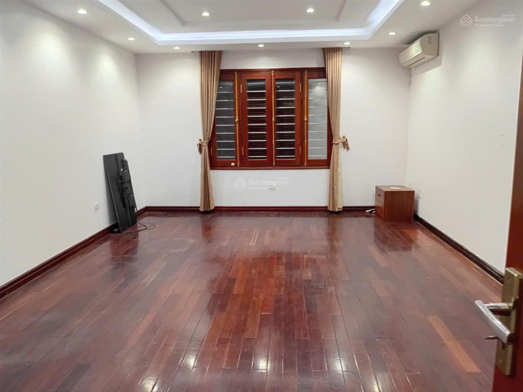 Cho thuê nhà nguyên căn phố võ chí công  tây hồ  hà nội