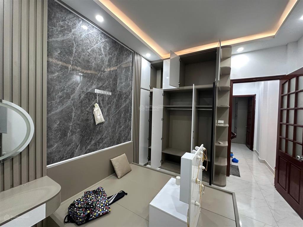 Cho thuê nhà nguyên căn ngõ 89 lạc long quân  cầu giấy  hà nội