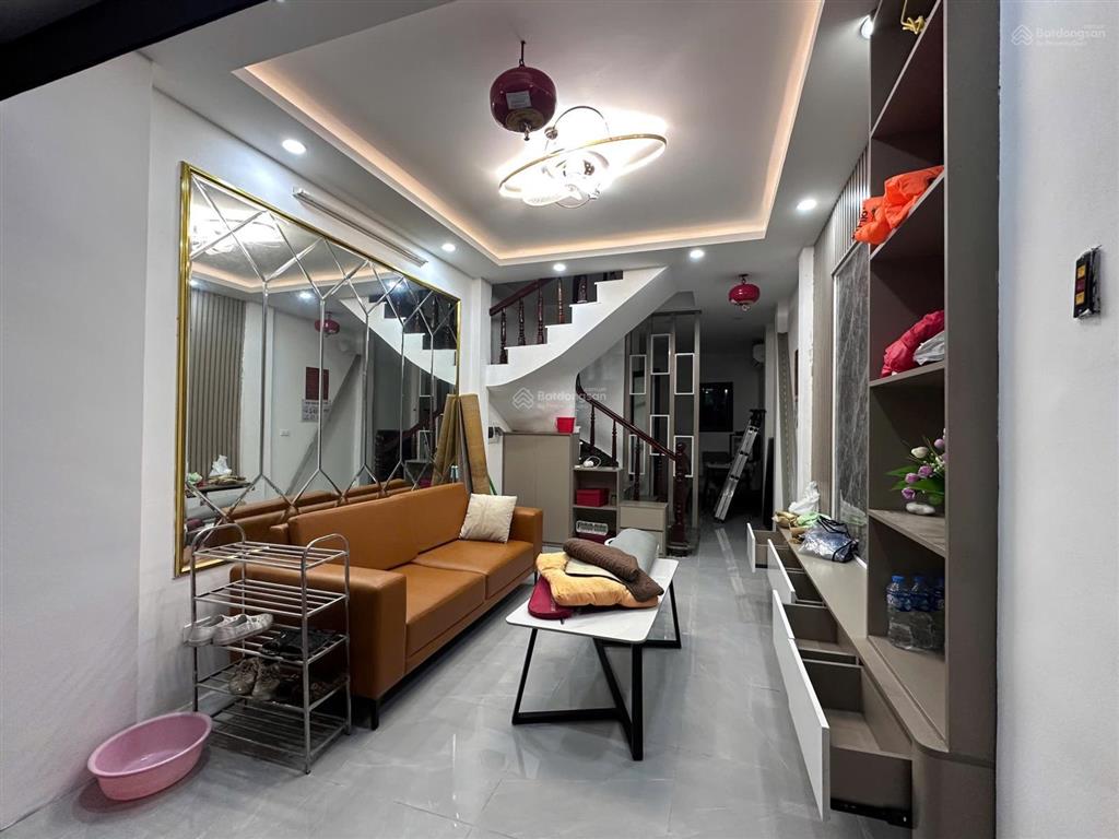 Cho thuê nhà nguyên căn ngõ 89 lạc long quân  cầu giấy  hà nội