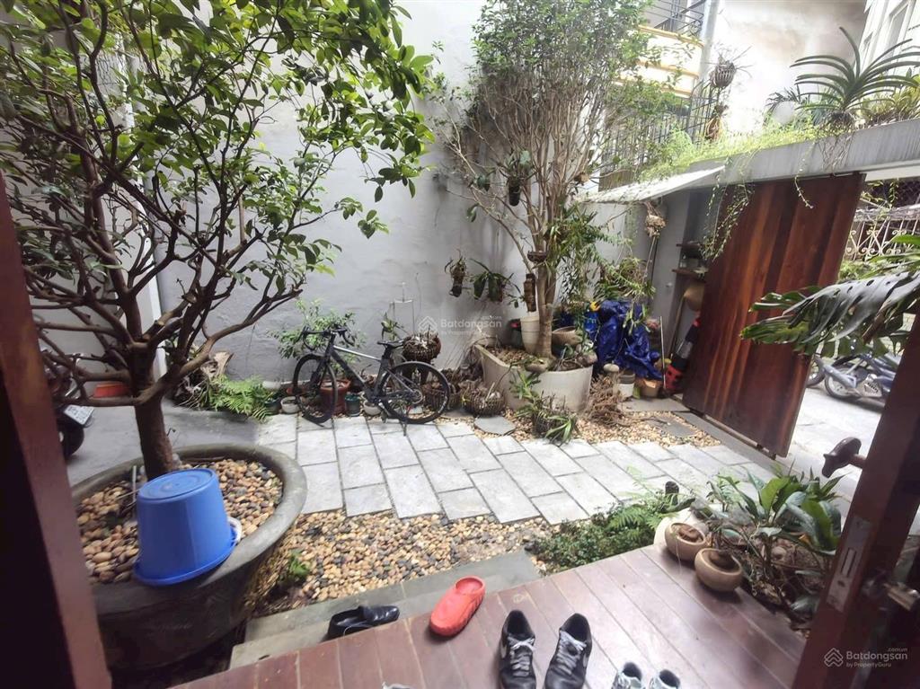 Cho thuê nhà sân vườn phố linh lang  ba đình  hà nội