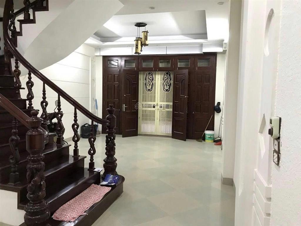 Cho thuê nhà nguyên căn phố trần quốc hoàn  cầu giấy  hà nội