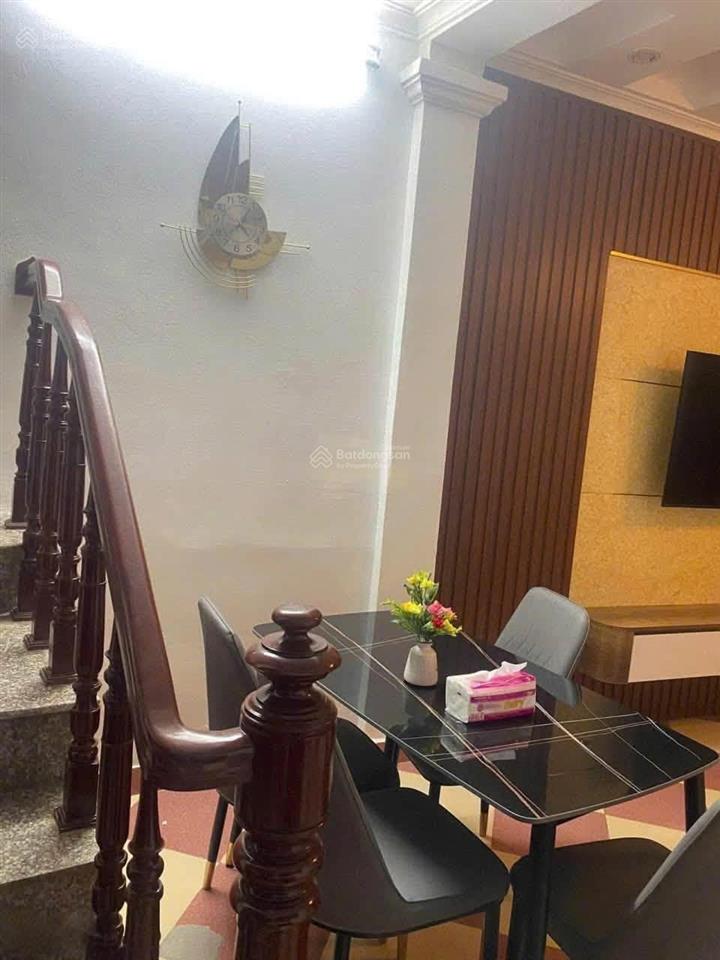 Cho thuê nhà nguyên căn phố kim mã  ba đình  hà nội