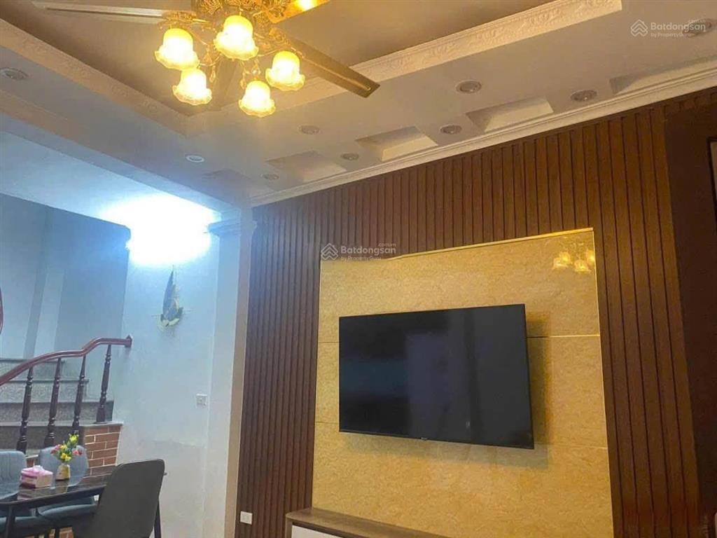 Cho thuê nhà nguyên căn phố kim mã  ba đình  hà nội