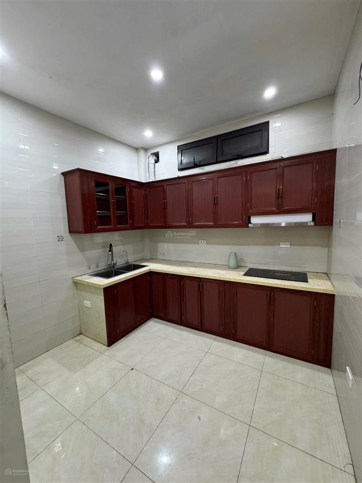Cho thuê nhà nguyên căn phố núi trúc  ba đình  hà nội