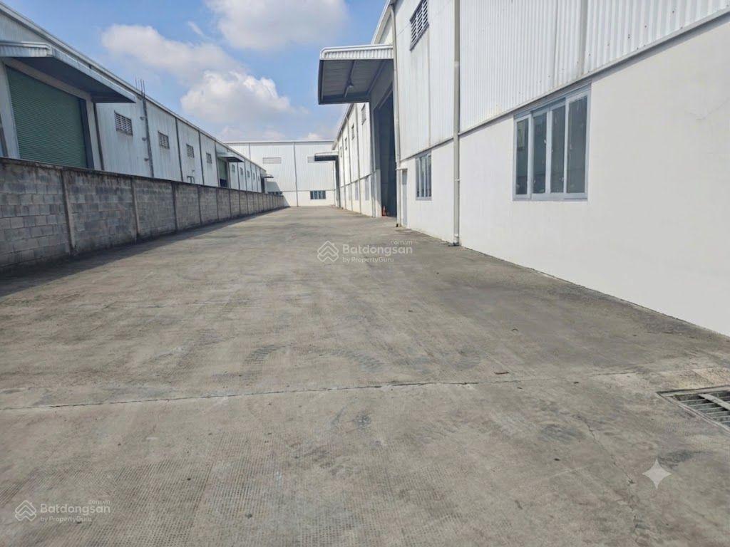 Cho thuê kho, nhà xưởng 3300m2 giá tốt tại khu công nghiệp sóng thần 3, thủ dầu một, bình dương
