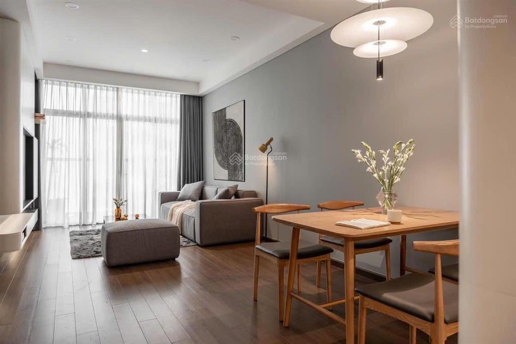 Chính chủ bán căn hộ 2 ngủ, nội thất đẹp, chung cư sun ancora lương yên,  0933 533 ***