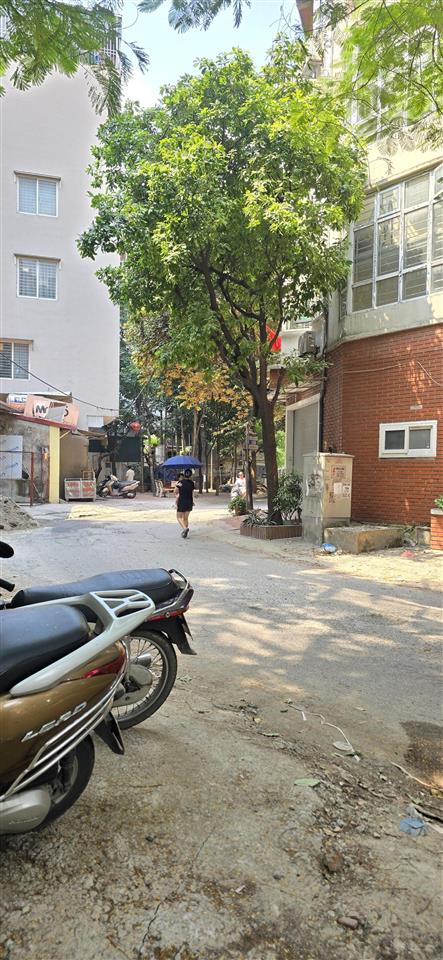 Chính chủ tôi bán nhà nguyễn trãi 60m 4 tầng 14,2 tỷ lô góc, phân lô ô tô vào nhà.