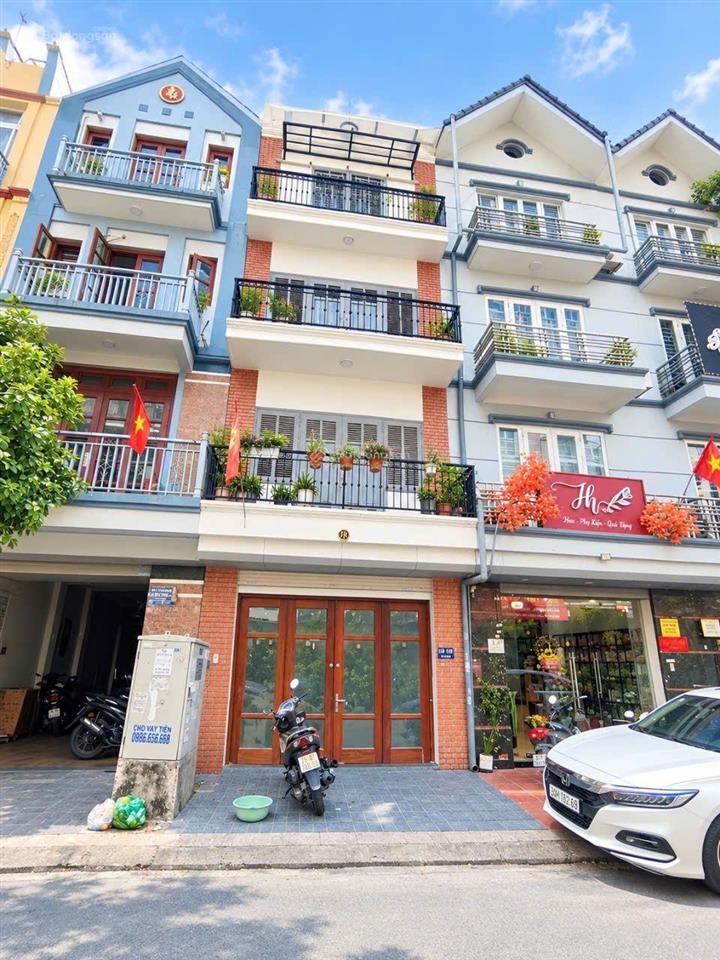 Chính chủ tôi bán nhà nguyễn văn lộc trần phú hà đông 70m 4t 22 tỷ.