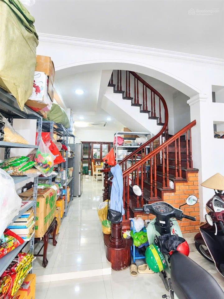 Chính chủ tôi bán nhà nguyễn văn lộc trần phú hà đông 70m 4t 22 tỷ.
