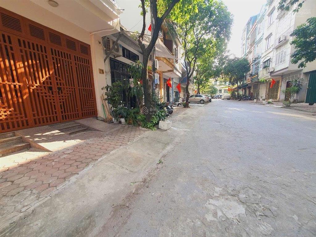 Chính chủ tôi bán nhà quang trung, ngô thì nhậm, 45m, 5t, vỉa hè, phân lô, ô tô dừng đỗ ngày đêm.