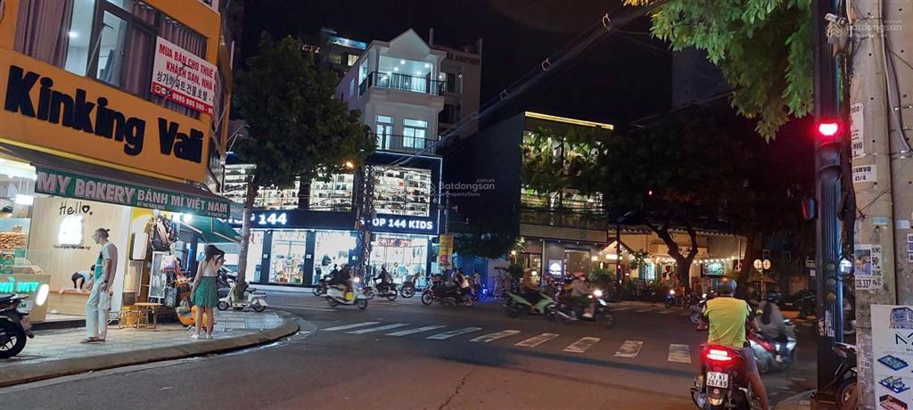 Sang nhượng trung tâm phố đi bộ hàn quốc, 2 sàn hơn 70m2