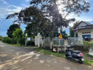 Mặt tiền đường trịnh hoài đức  bảo lộc  dt 914m2 sẵn 200m2 thổ cư đất bằng ngay trung tâm