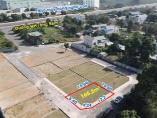 Lô góc sát trường đại học, khu công nghệ cao và bệnh viện chỉ 100m.