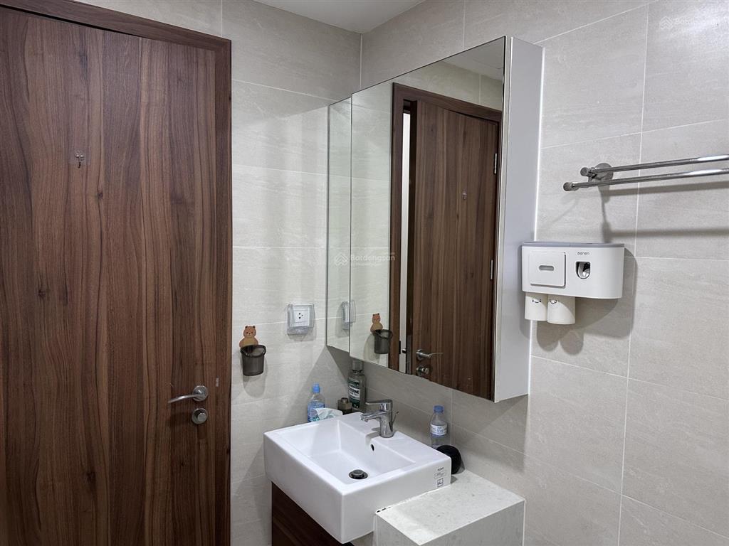 Chuyển nhượng căn hộ tầng cao view thoáng vị trí đi làm đi học thuận tiện quanh các trụ sở tập đoàn