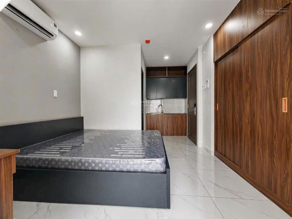 Bán tòa nhà 6 tấm gồm 22 phòng thang máy thu nhập 90 triệu/tháng