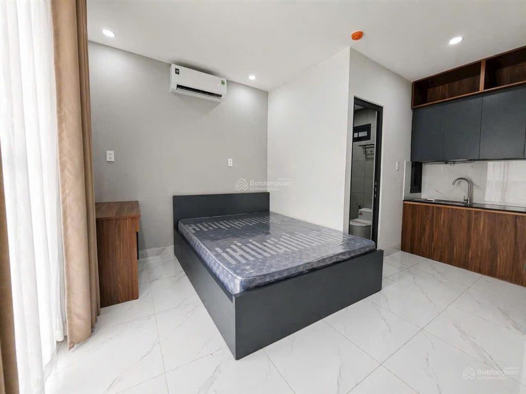 Bán tòa nhà 6 tấm gồm 22 phòng thang máy thu nhập 90 triệu/tháng