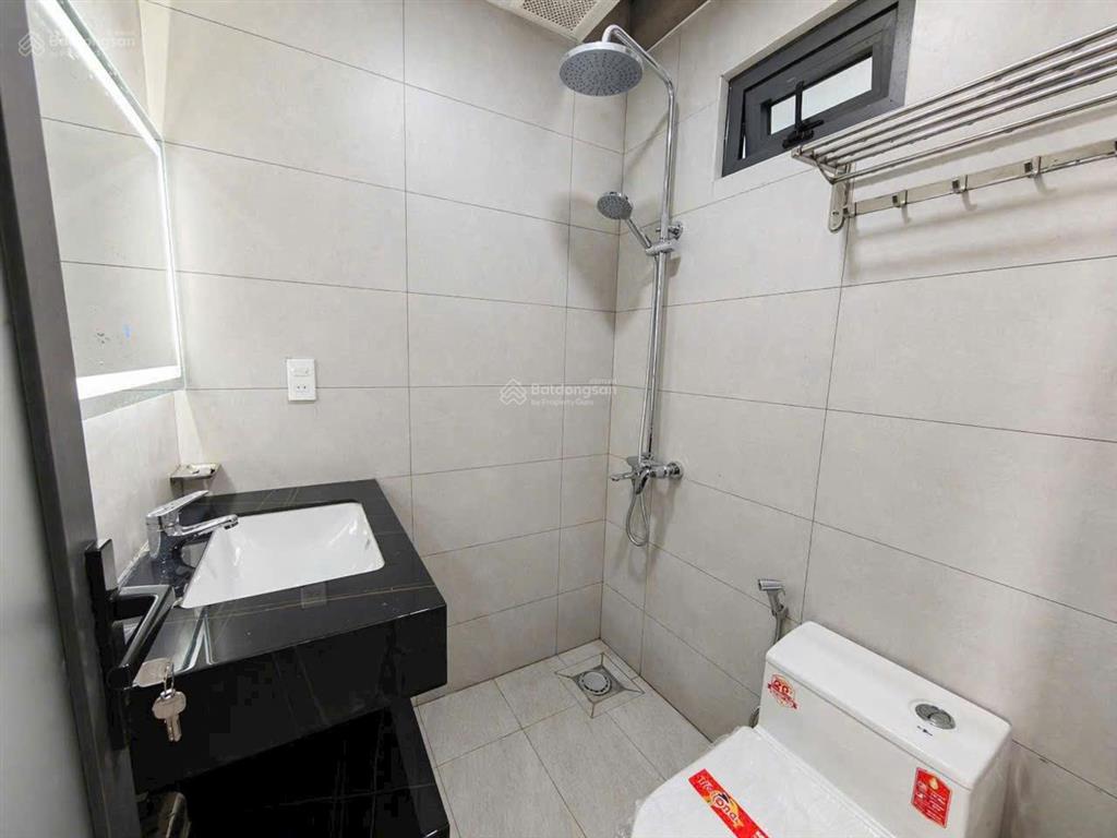 Bán tòa nhà 6 tấm gồm 22 phòng thang máy thu nhập 90 triệu/tháng