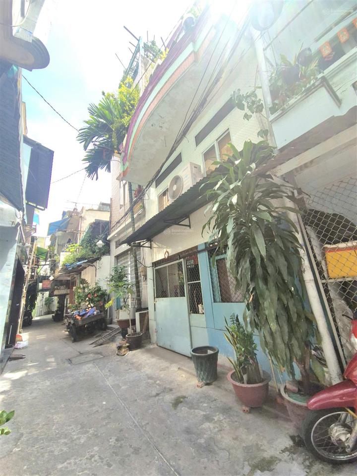Bán nhà gần đầm sen ngang gần 5m giá tốt