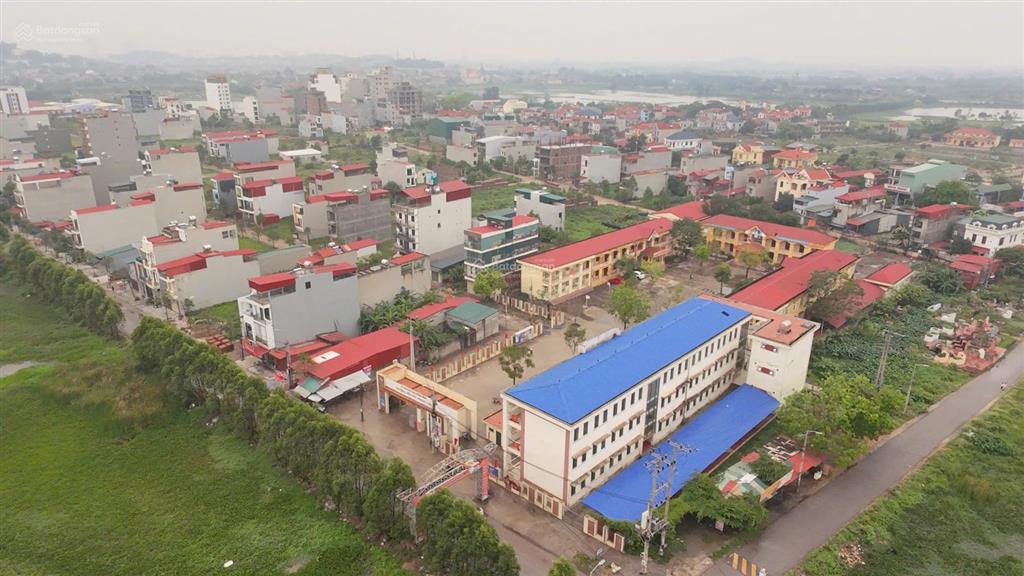 Bán lô đất 76,5m2 đồng lớn dãy m trục thông chung cư vegahomes quang châu, nếnh, bắc ninh 4,x tỷ