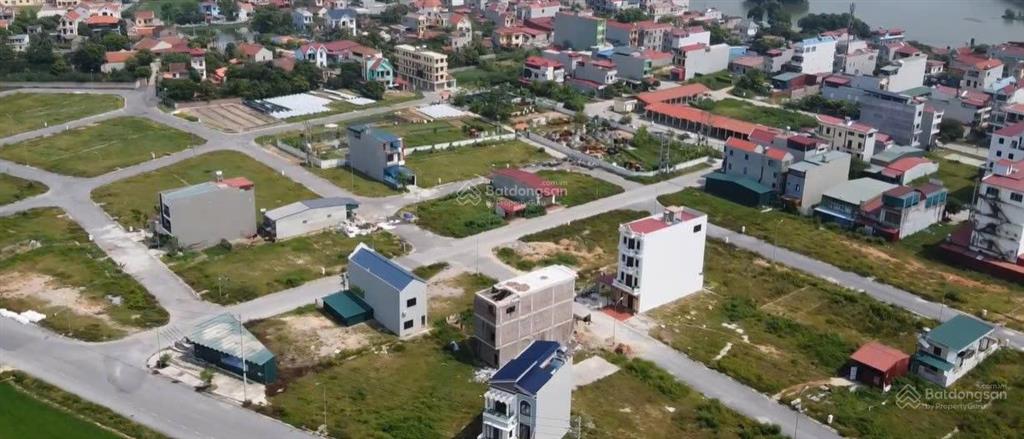 Bán lô khe thoáng 108m2, mặt tiền 6m tại tdp vàng  bích sơn, việt yên  giá chỉ hơn 3 tỷ
