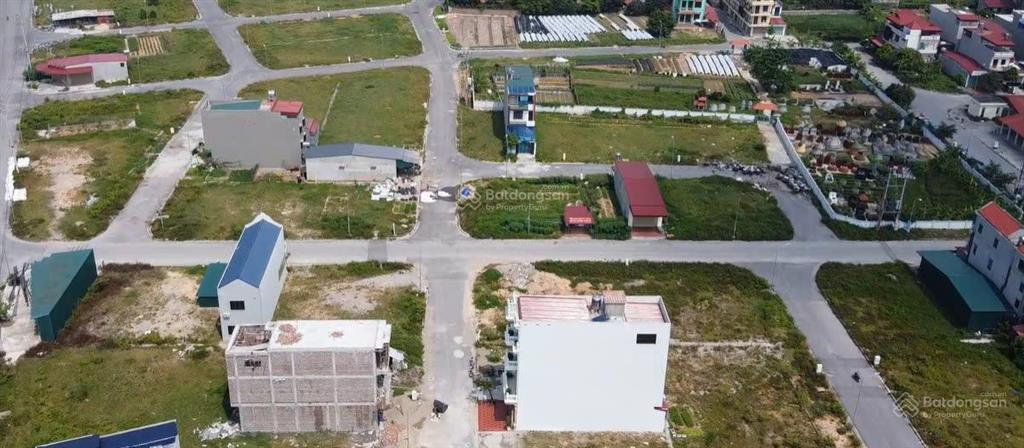 Bán lô khe thoáng 108m2, mặt tiền 6m tại tdp vàng  bích sơn, việt yên  giá chỉ hơn 3 tỷ