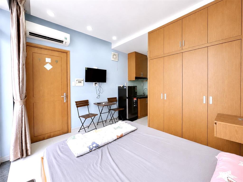 Trống sẵn, căn hộ cho thuê đầy đủ nội thất, có thang máy ngay cư xá bắc hải
