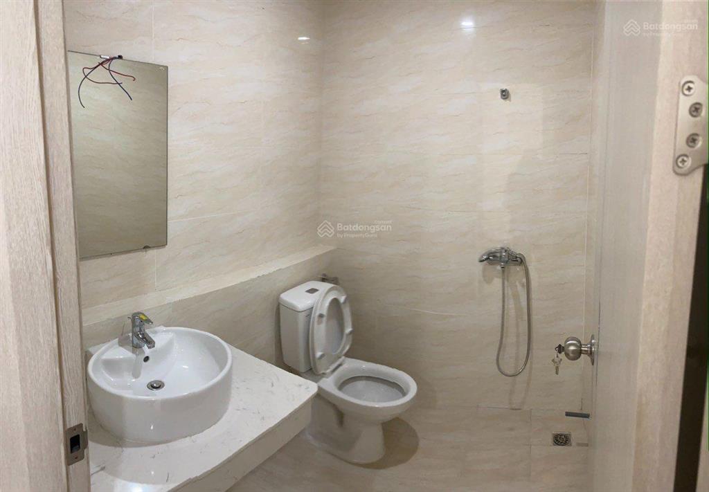 Cho thuê căn hộ handiresco 31 lê văn lương, 2 phòng ngủ, đồ cơ bản, làm văn phòng, giá 12,5 triệu