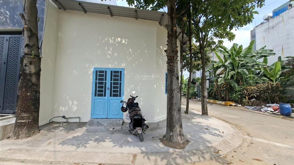 Cho thuê nhà căn góc  hẻm xe hơi 8m  tam đa, trường thạnh, quận 9 cũ