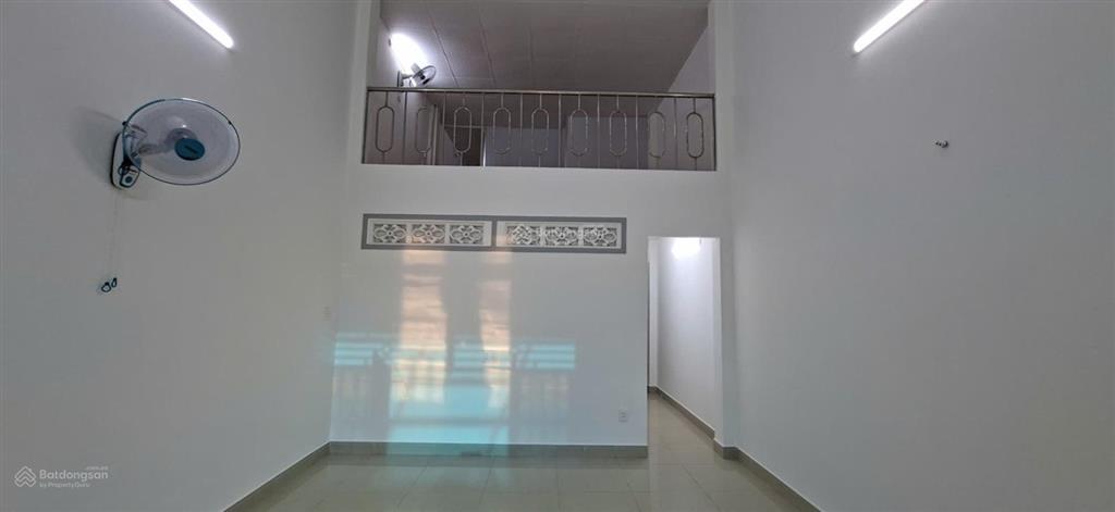 Cho thuê nhà mặt tiền đường số 9 tam đa, 3pn  73,7m²  2 tầng  long trường