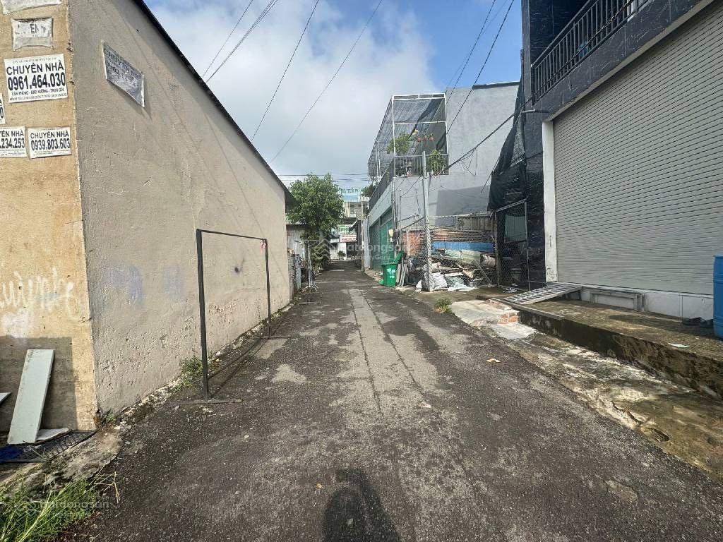 Bán đất lô góc hẻm xe hơi  56.6m² (4 x 14.77)  sát mặt tiền nguyễn xiển ngay vinhomes grand park