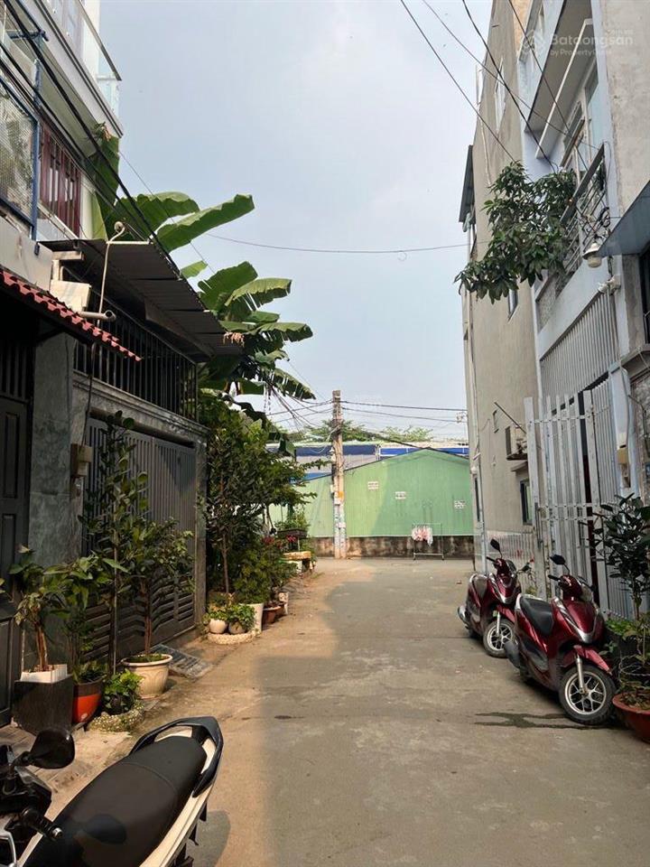 Bán nhà mới hẻm xe hơi võ văn hát đối diện đh tài chính marketing  3 tầng  4 phòng