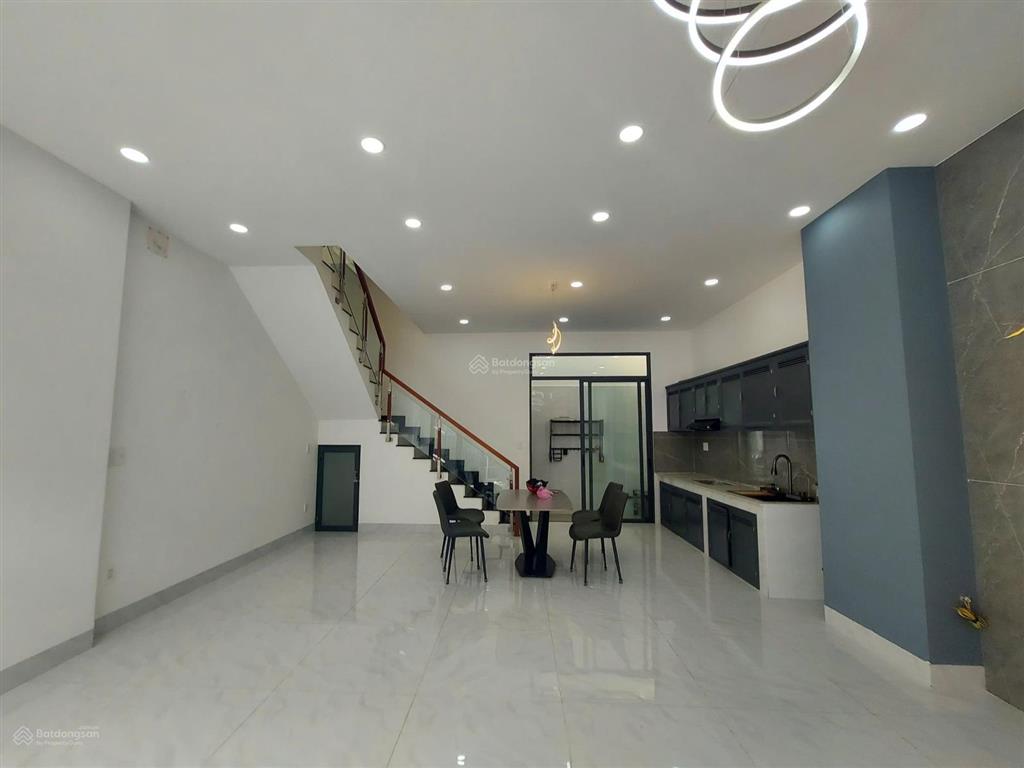 Cho thuê nhà đẹp  hẻm xe hơi 62m2 3 tầng hoàng hữu nam, quận 9