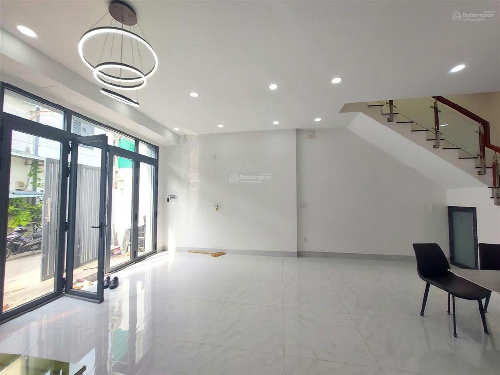 Cho thuê nhà đẹp  hẻm xe hơi 62m2 3 tầng hoàng hữu nam, quận 9