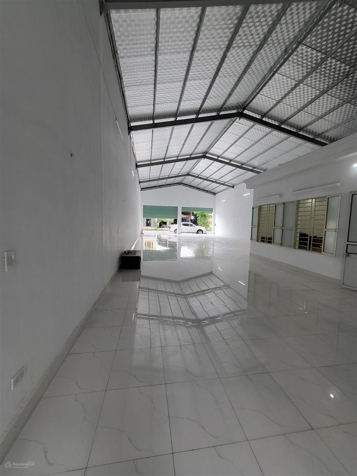 Bán nhà 260m đang cho trường mầm non thuê
