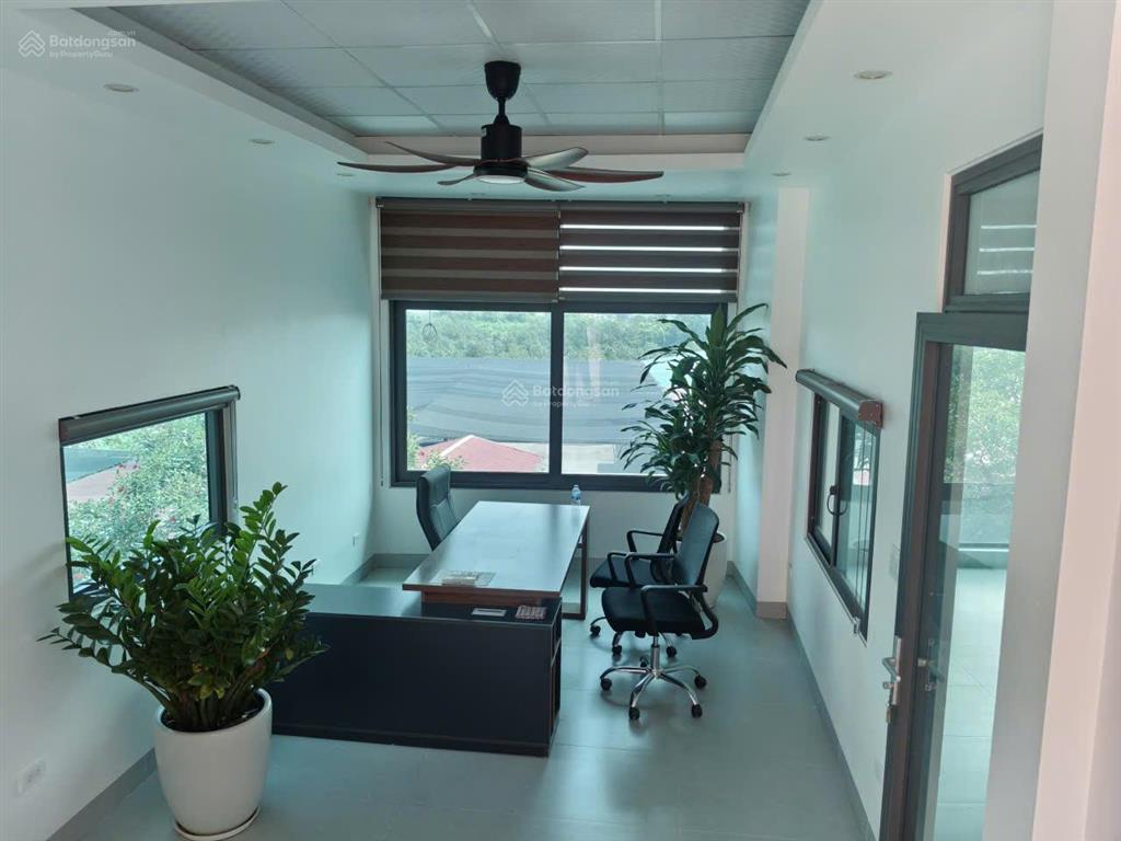 Cho thuê vp mặt tiền gần đường lê văn lương, tại xã nghĩa trụ, hưng yên, đường 10m, dt 250m2x3 tầng