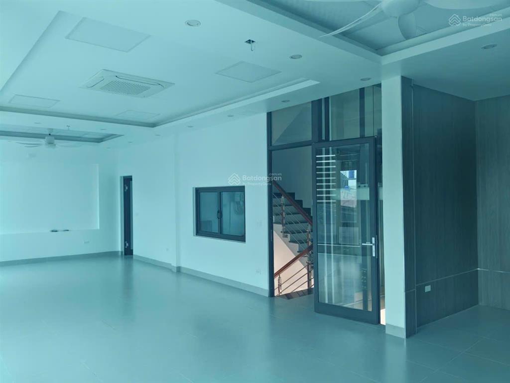 Cho thuê vp mặt tiền gần đường lê văn lương, tại xã nghĩa trụ, hưng yên, đường 10m, dt 250m2x3 tầng
