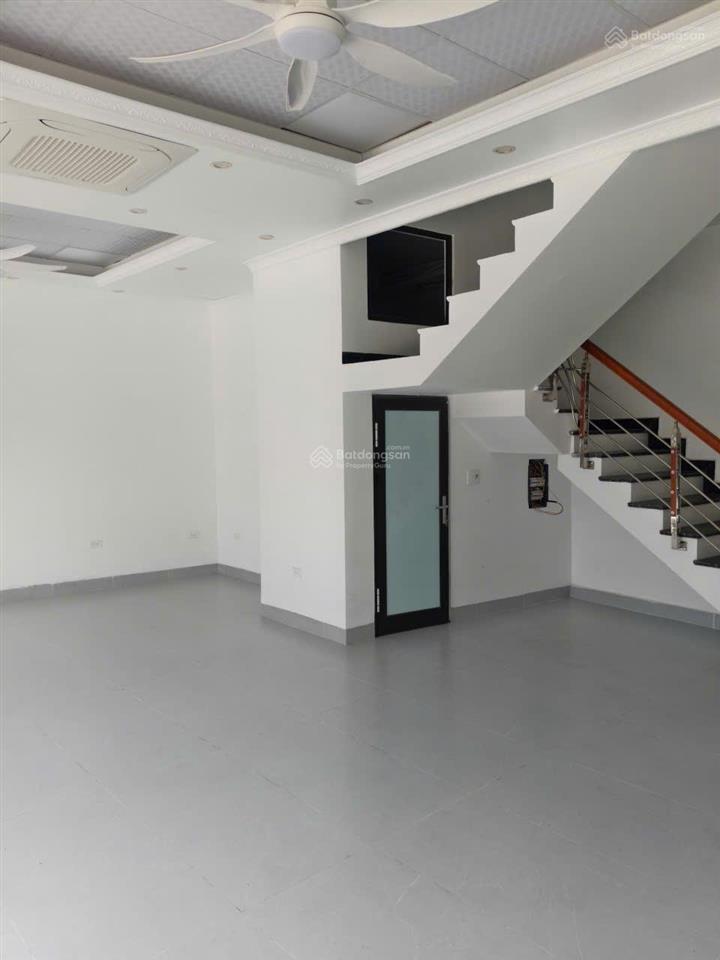 Cho thuê vp mặt tiền gần đường lê văn lương, tại xã nghĩa trụ, hưng yên, đường 10m, dt 250m2x3 tầng