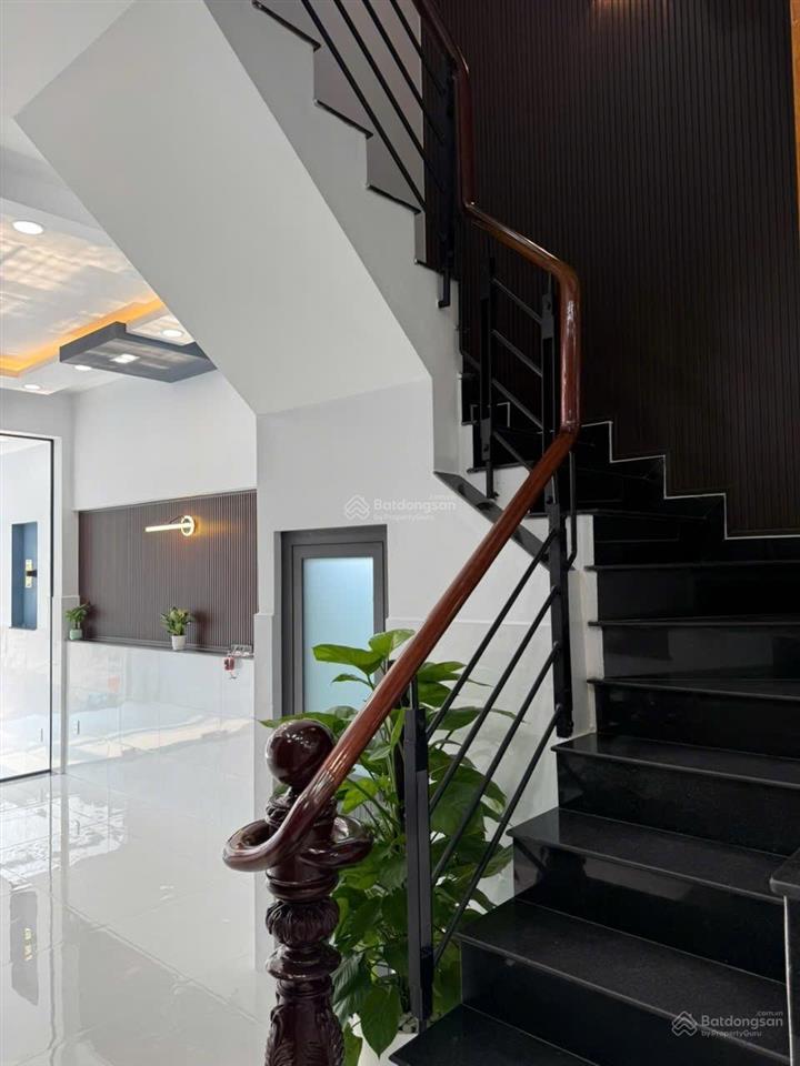 Bán nhà 4x17m 6 tấm 6pn 8wc mặt tiền đs8  bình tân  giá 10.5 tỷ