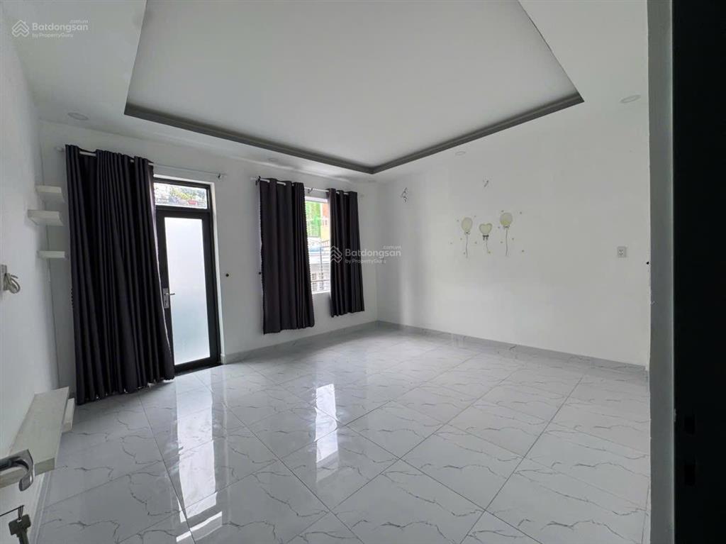 Bán nhà 5x15m 1 trệt 3 lầu st 6pn hxh kênh tân hóa  giá 9,5 tỷ