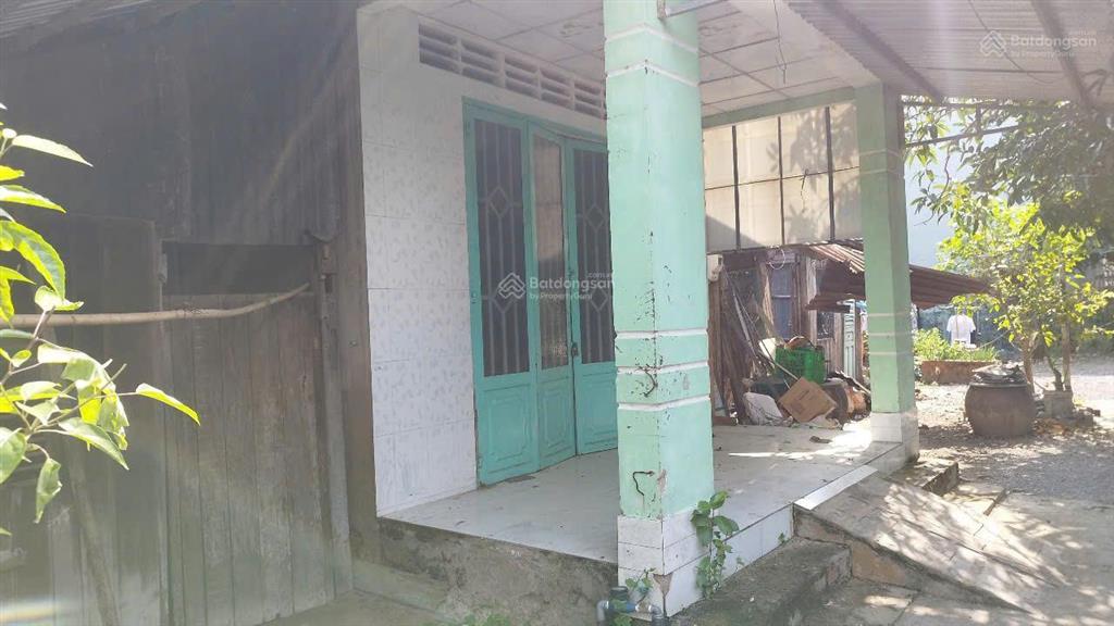 Nhà cấp 4 bờ kè khu phố 5, thị trấn mỏ cày