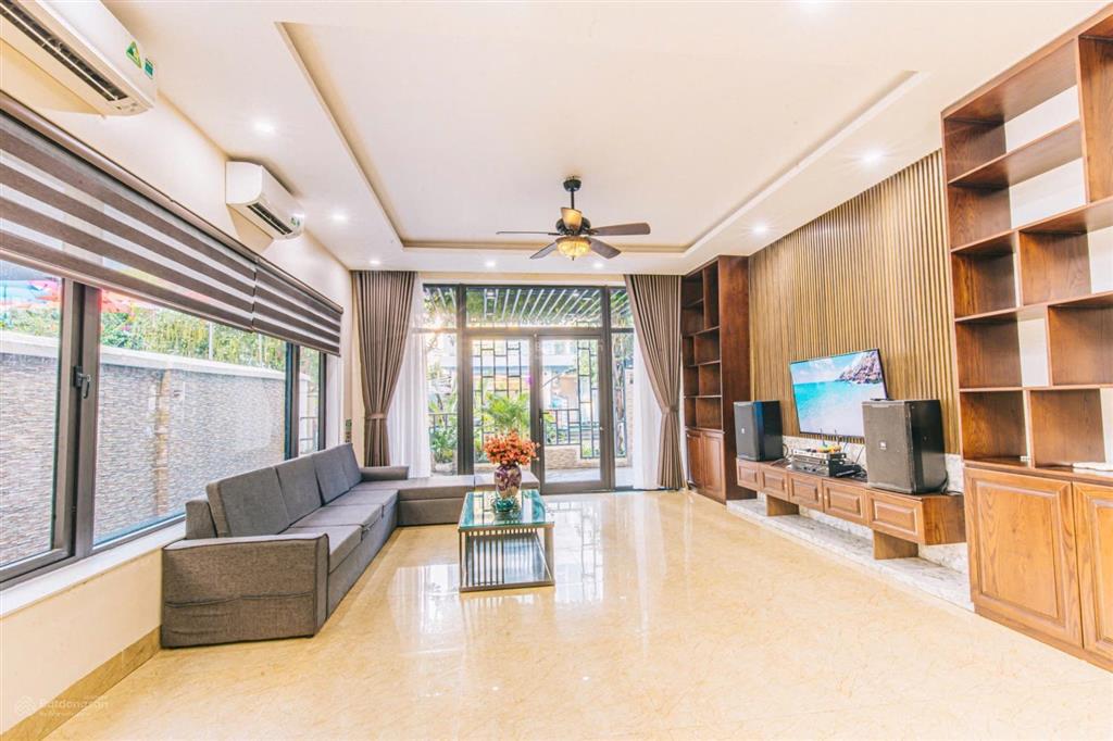 Gd cần bán căn villa gồm 7pn full nội thất kinh doanh du lịch nghỉ dưỡng biển