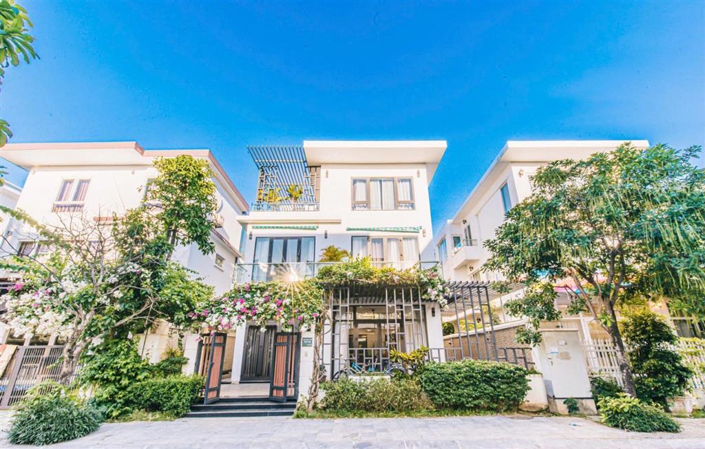 Gd cần bán căn villa gồm 7pn full nội thất kinh doanh du lịch nghỉ dưỡng biển