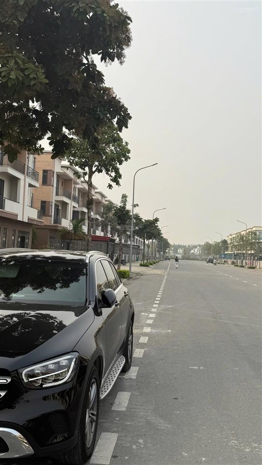 Chủ nhà ngộp  bán gấp siêu phẩm sh333 centa city ngay ngã 4 trung tâm  sẵn hđ thuê 540tr/3năm