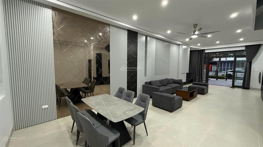 Chủ nhà ngộp  bán gấp siêu phẩm sh333 centa city ngay ngã 4 trung tâm  sẵn hđ thuê 540tr/3năm