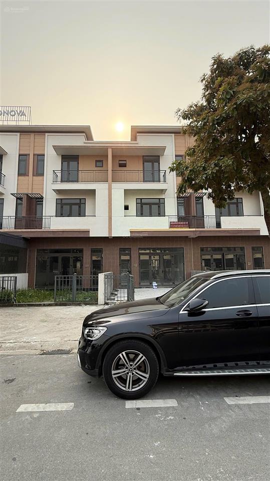 Chủ nhà ngộp  bán gấp siêu phẩm sh333 centa city ngay ngã 4 trung tâm  sẵn hđ thuê 540tr/3năm