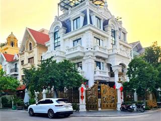 Bán căn biệt thự vip lô góc 3 mặt thoáng tại kđst việt hưng long biên nội thất cao cấp